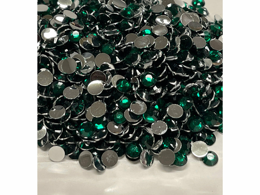 Emerald Green Resin Rhinestones – DecoMuse Boutique